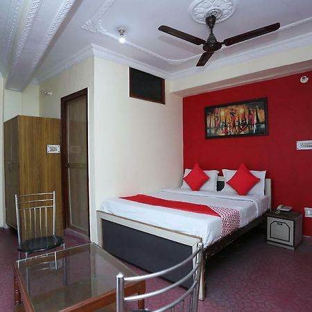 Oyo 39830 Hotel Esquire Meerut Buitenkant foto