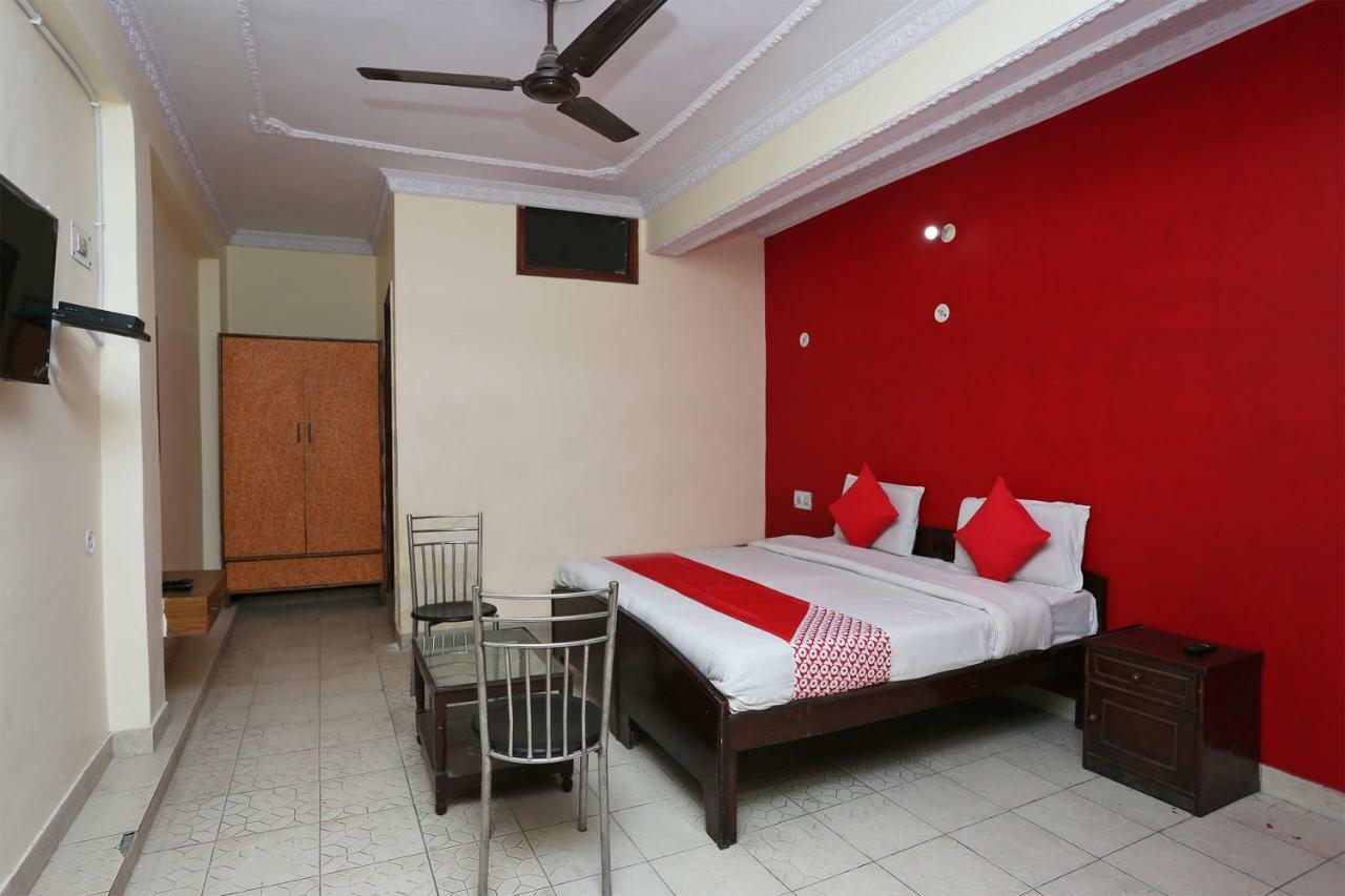 Oyo 39830 Hotel Esquire Meerut Buitenkant foto
