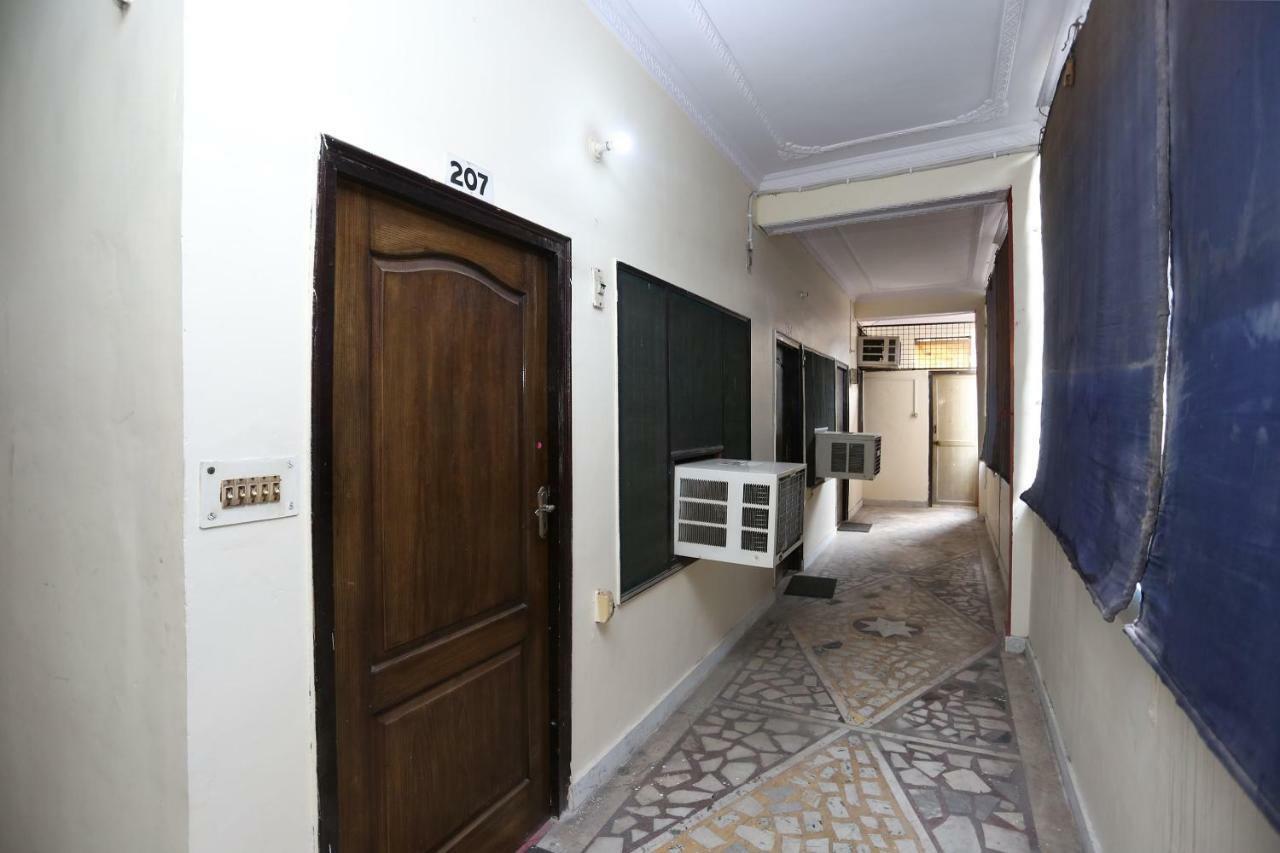 Oyo 39830 Hotel Esquire Meerut Buitenkant foto