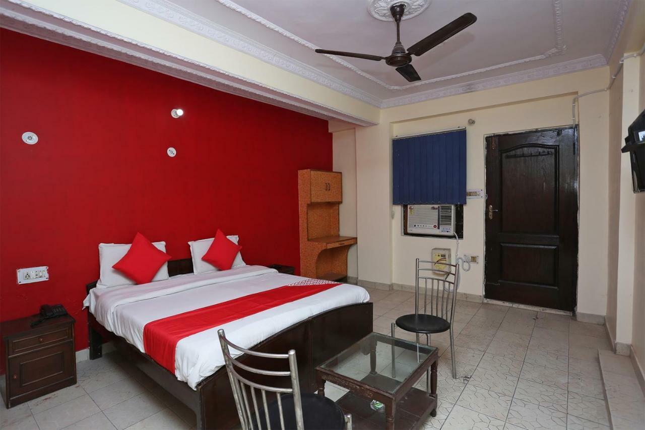 Oyo 39830 Hotel Esquire Meerut Buitenkant foto