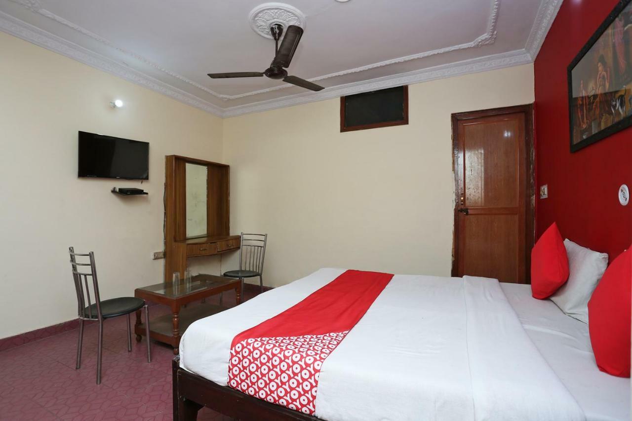 Oyo 39830 Hotel Esquire Meerut Buitenkant foto