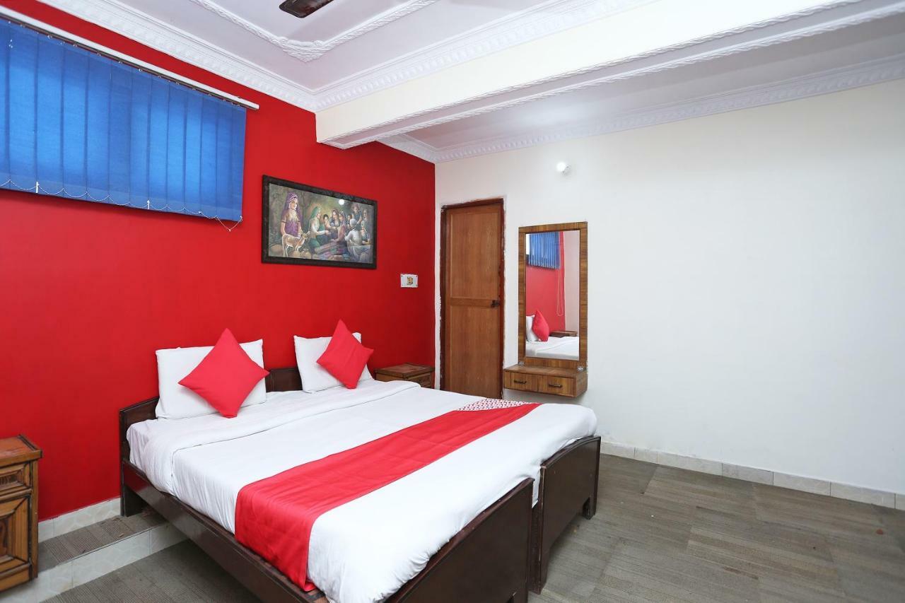 Oyo 39830 Hotel Esquire Meerut Buitenkant foto
