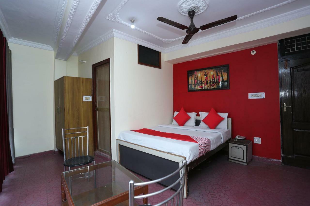 Oyo 39830 Hotel Esquire Meerut Buitenkant foto