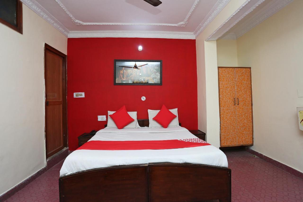 Oyo 39830 Hotel Esquire Meerut Buitenkant foto