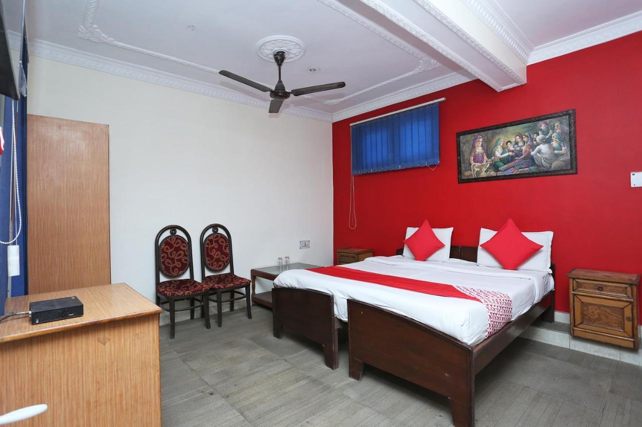 Oyo 39830 Hotel Esquire Meerut Buitenkant foto
